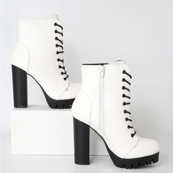 LULUS-GIGI WHITE LACE UP PLATFORM BOOTS-SIZE 8 - Picture 1 of 11